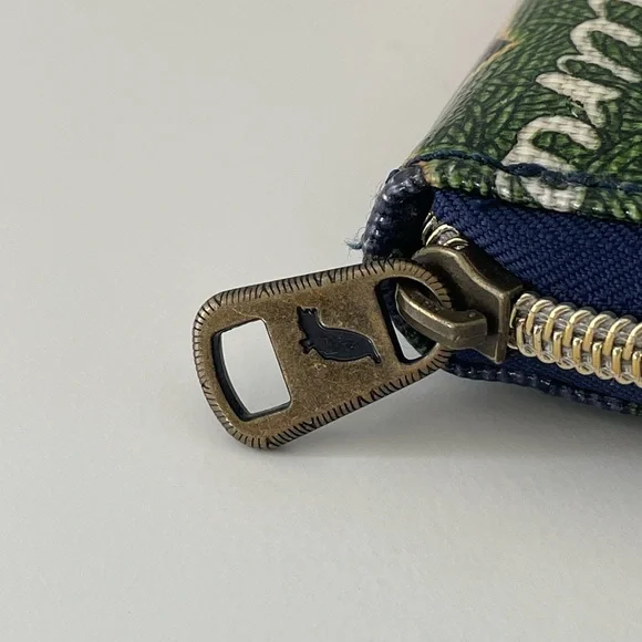 Sakroots Large zip Wallet - Picture 7 of 10